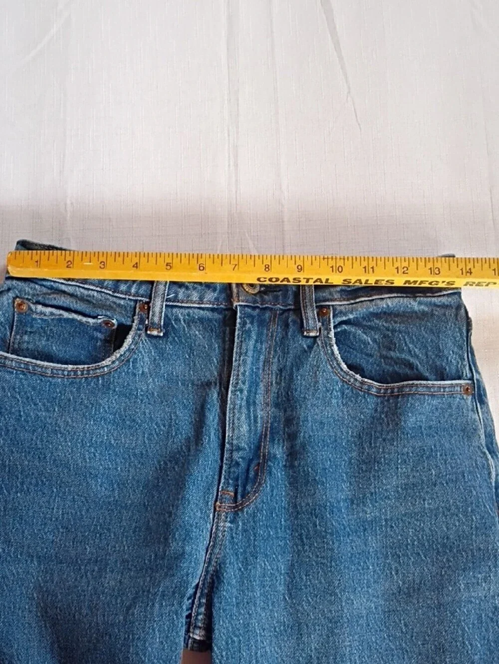 Abercrombie & Fitch The 90's Relaxed High Rise Straight Size 28 Blue Denim Jeans